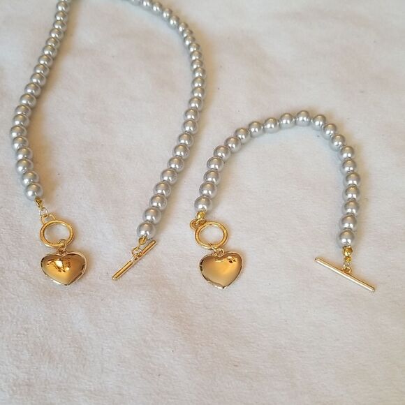 Pearl necklace and bracelet gray with gold heart pendant - Picture 8 of 9